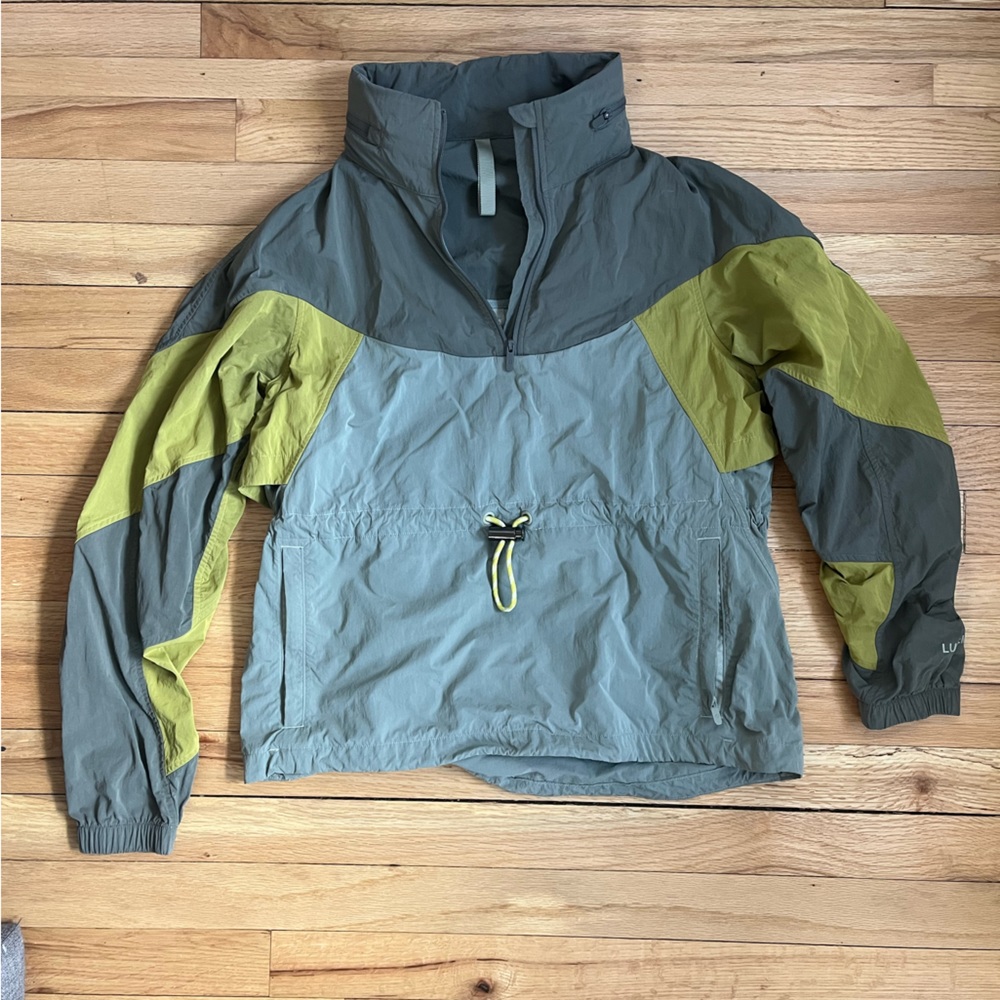 Lululemon windbreaker/rain resistant jacket